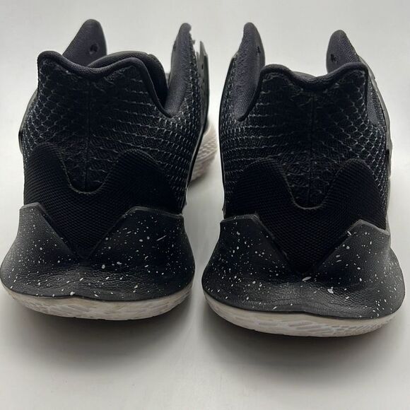 Nike Kyrie Low 2 'Black Metallic Silver’ ”AV6337-003”'- Men 10.5 - Picture 4 of 9